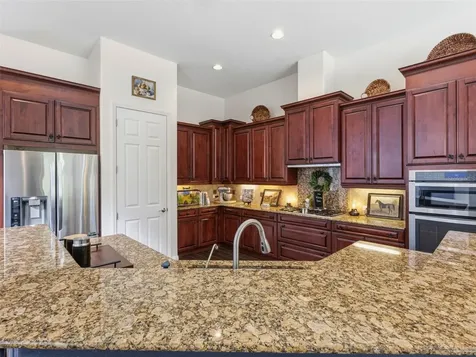 6121 Avocetridge Drive Lithia FL 33547