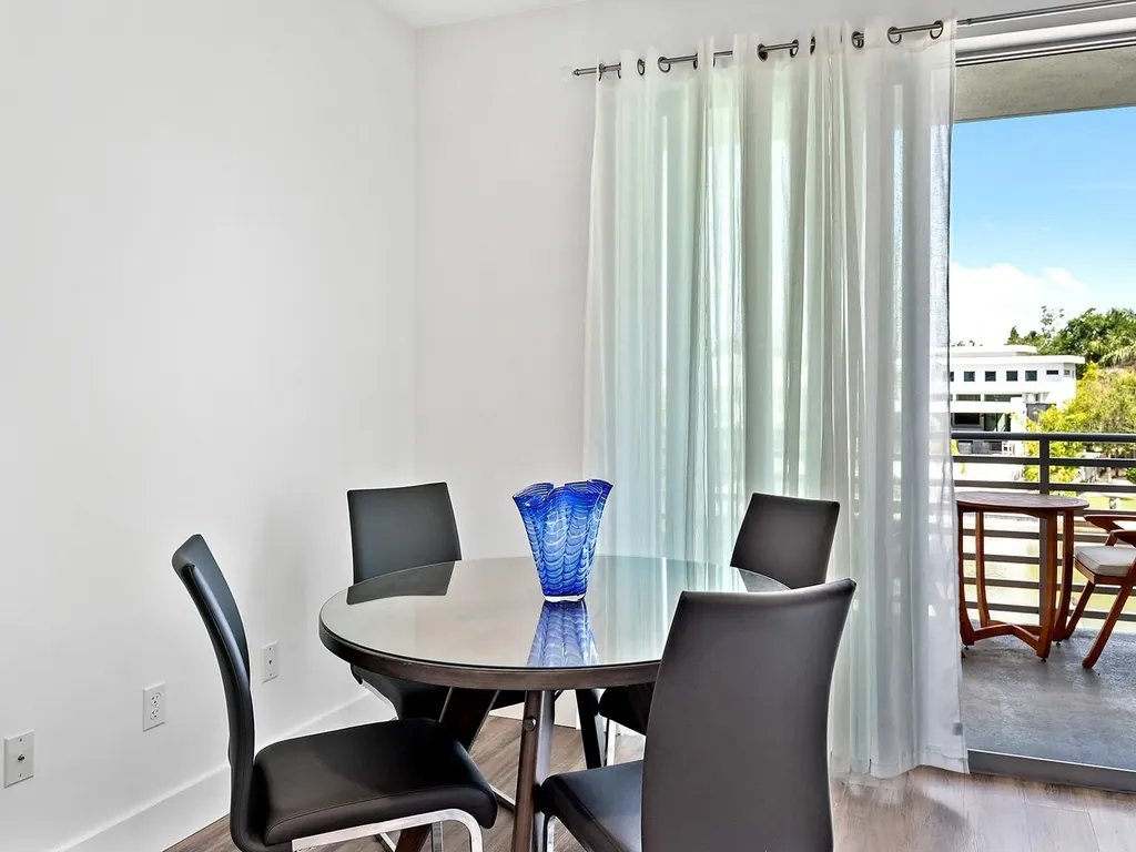 1709 N Tamiami Trail Sarasota FL 34234