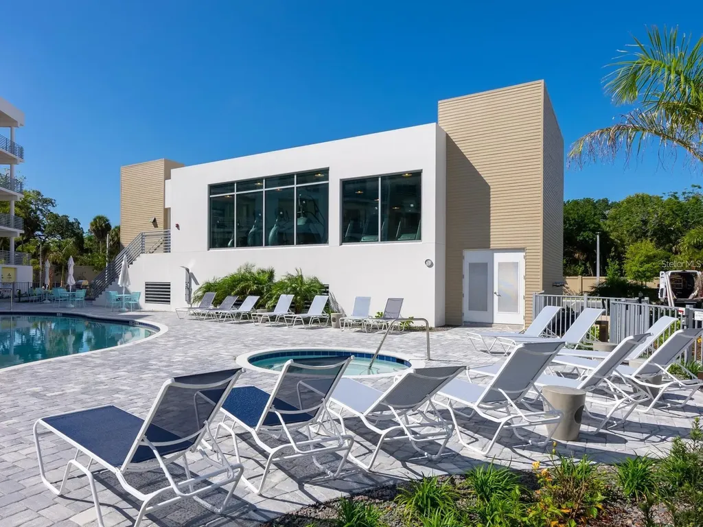 1709 N Tamiami Trail Sarasota FL 34234