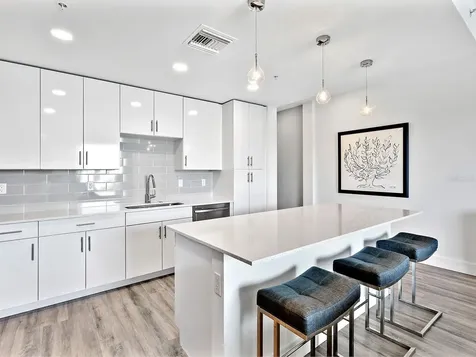 1709 N Tamiami Trail Sarasota FL 34234