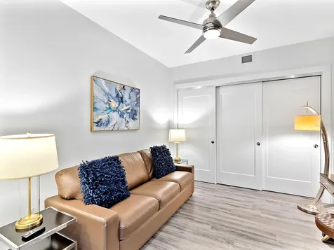 1709 N Tamiami Trail Sarasota FL 34234
