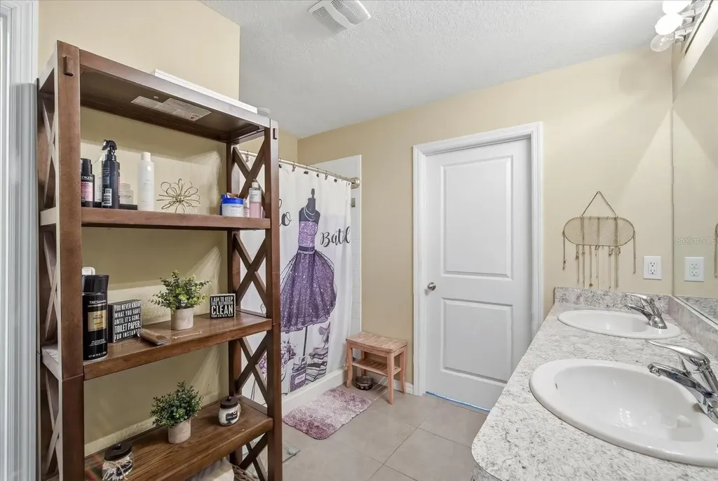 8201 Bilston Village Lane Gibsonton FL 33534