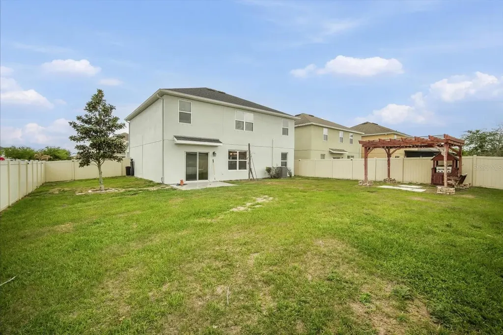 8201 Bilston Village Lane Gibsonton FL 33534