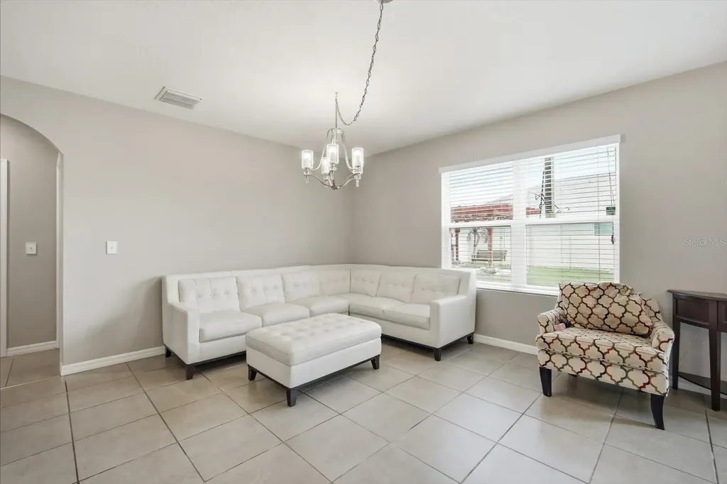 8201 Bilston Village Lane Gibsonton FL 33534