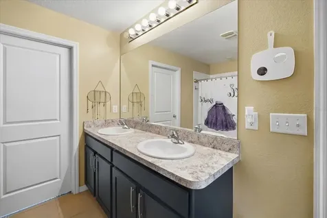 8201 Bilston Village Lane Gibsonton FL 33534
