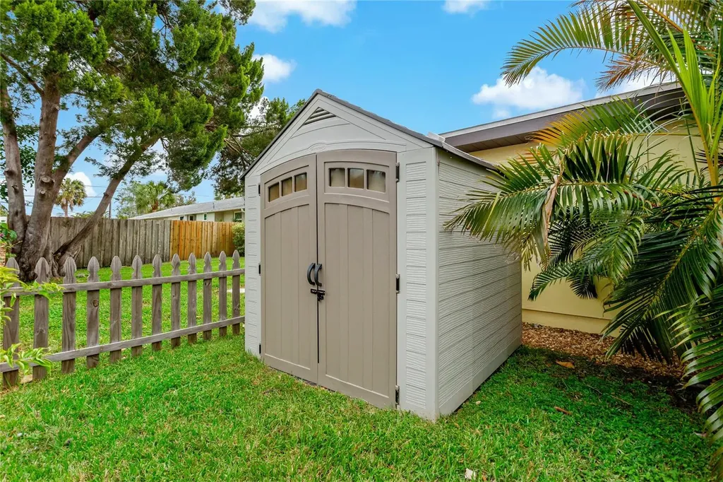 1675 Blakemore Lane Sarasota FL 34231