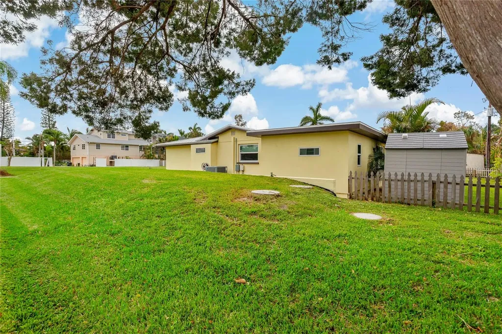 1675 Blakemore Lane Sarasota FL 34231