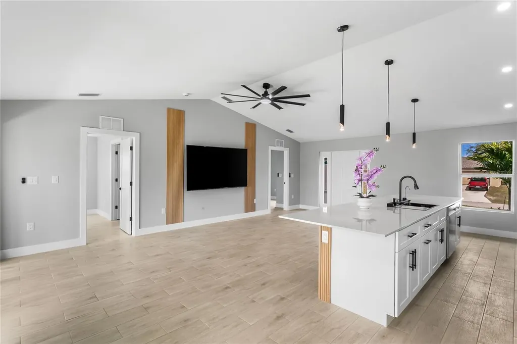 2210 NW 2nd Avenue Cape Coral FL 33993