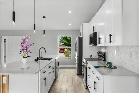2210 NW 2nd Avenue Cape Coral FL 33993