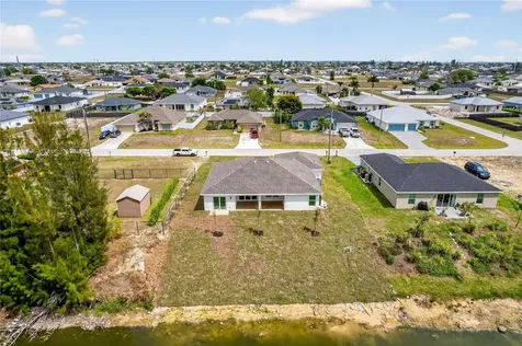 2210 NW 2nd Avenue Cape Coral FL 33993