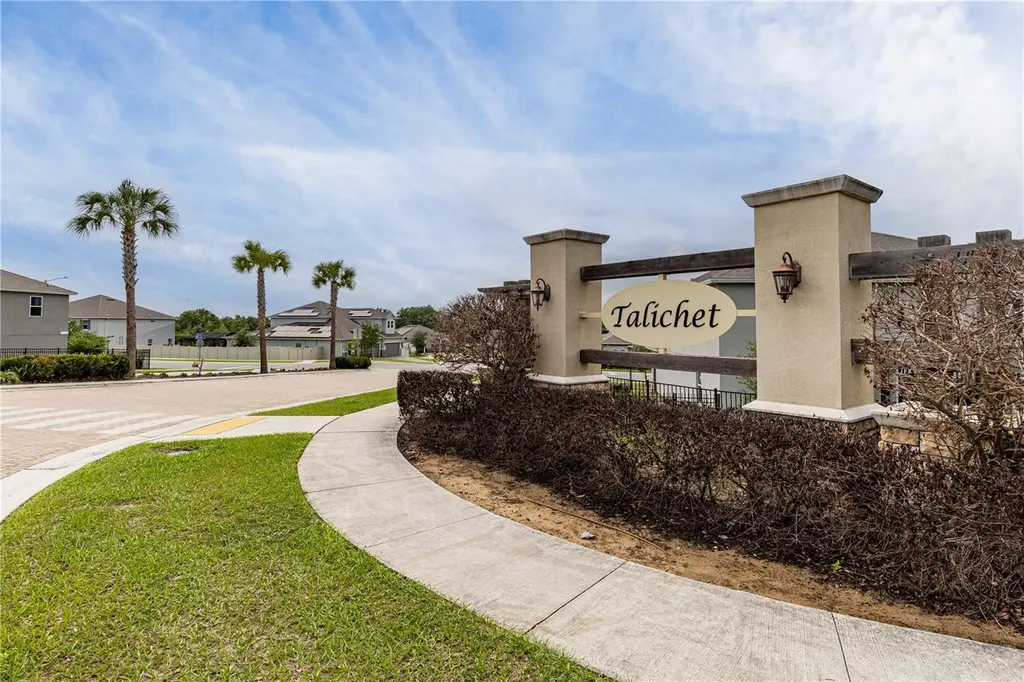 533 Avila Place Howey In The Hills FL 34737