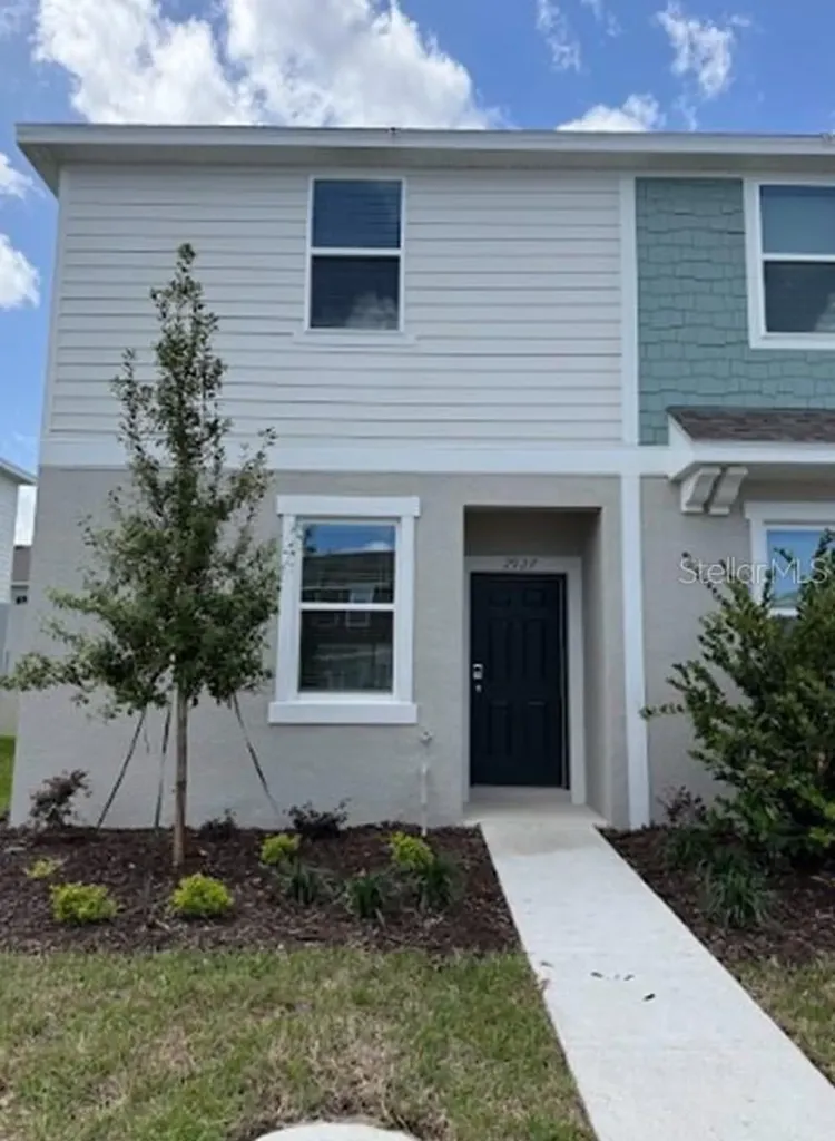 2927 Skyline Loop Kissimmee FL 34758