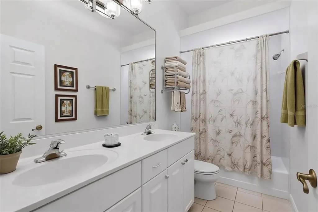 1740 Amberwynd Circle W Palmetto FL 34221
