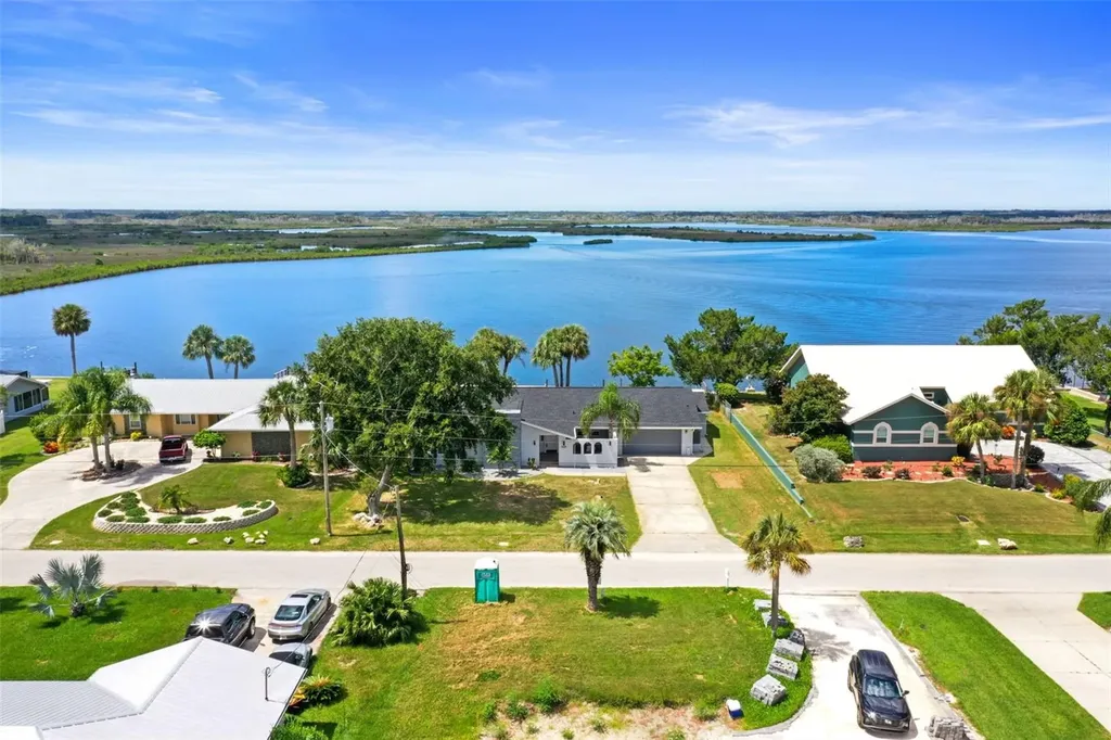 11930 W Bayshore Drive Crystal River FL 34429