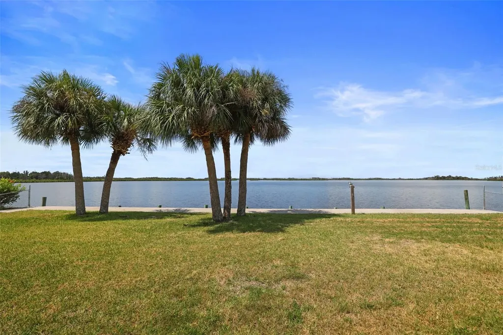 11930 W Bayshore Drive Crystal River FL 34429