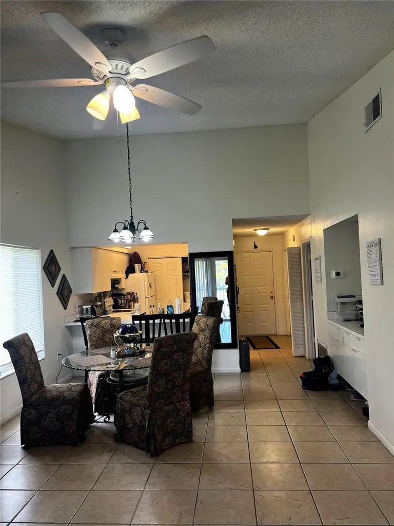 4400 White Pine Avenue Orlando FL 32811