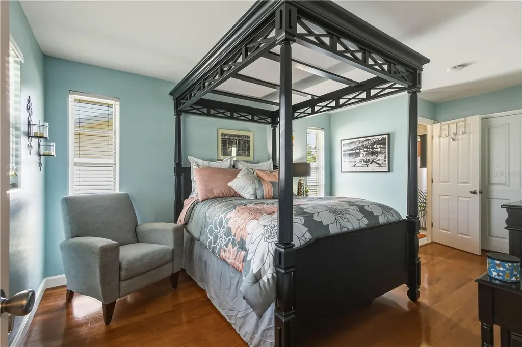 2990 Meadow Oak Drive N Clearwater FL 33761