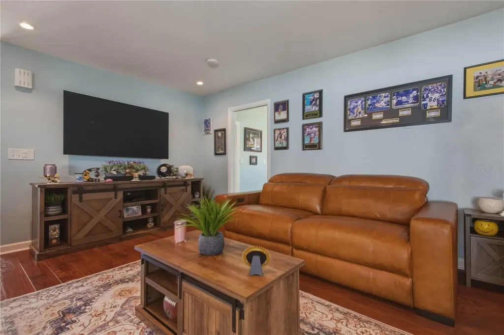 2990 Meadow Oak Drive N Clearwater FL 33761