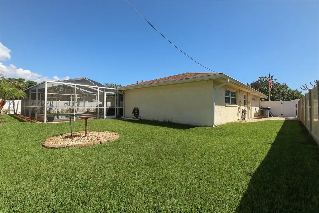2990 Meadow Oak Drive N Clearwater FL 33761