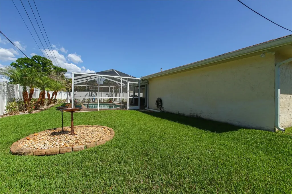 2990 Meadow Oak Drive N Clearwater FL 33761