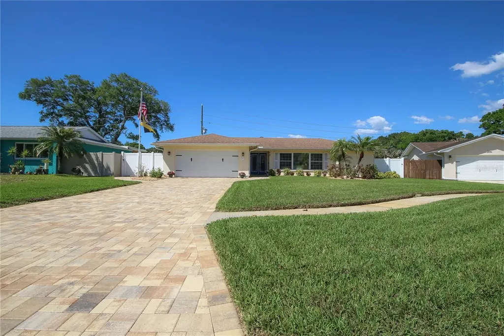 2990 Meadow Oak Drive N Clearwater FL 33761