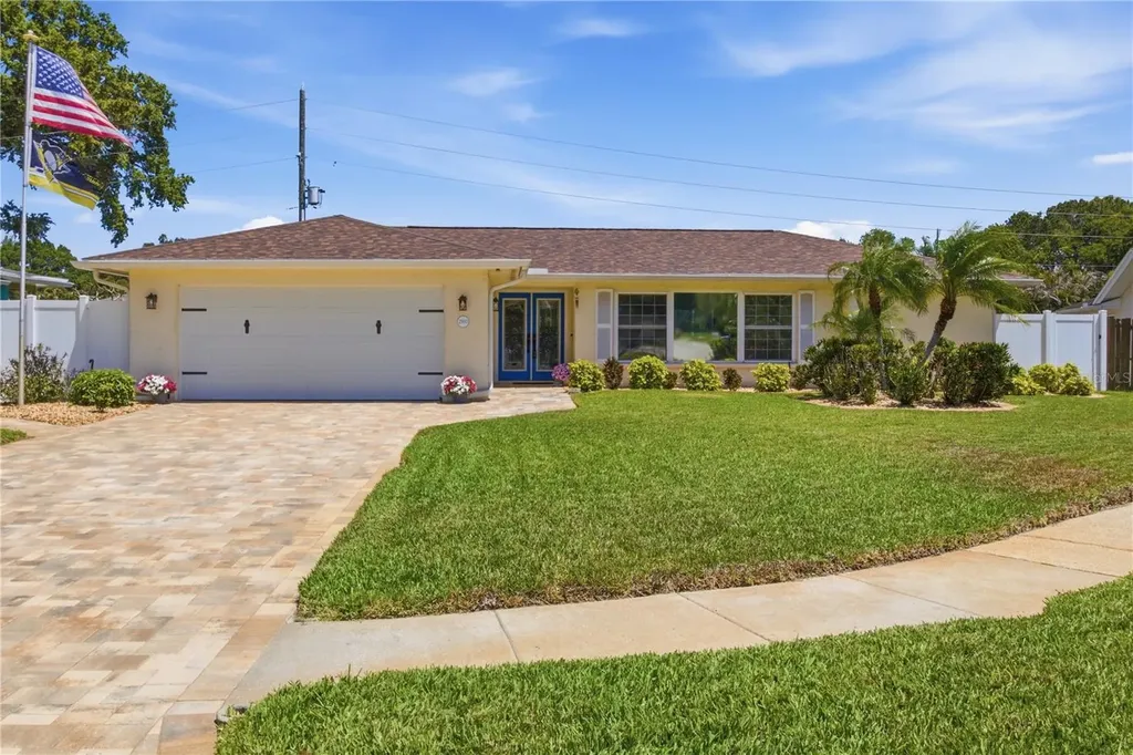 2990 Meadow Oak Drive N Clearwater FL 33761
