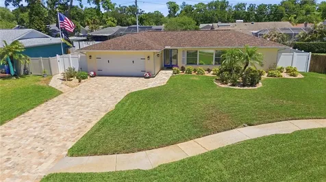 2990 Meadow Oak Drive N Clearwater FL 33761