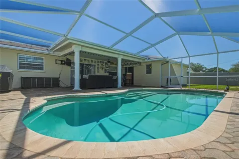 2990 Meadow Oak Drive N Clearwater FL 33761