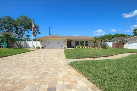 2990 Meadow Oak Drive N Clearwater FL 33761