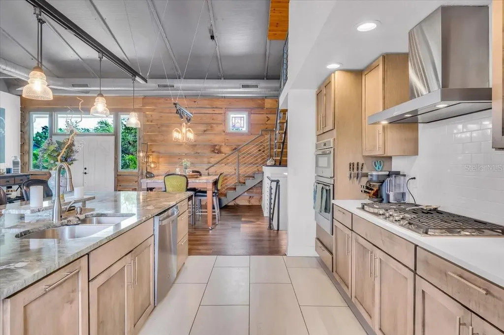 8813 S Lagoon Street Tampa FL 33615