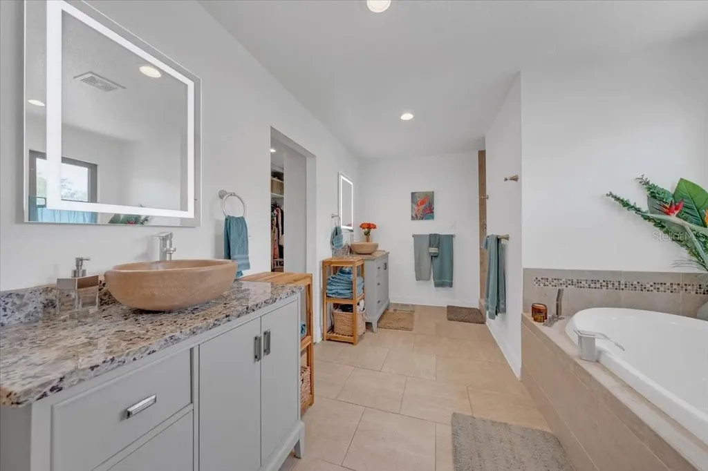 8813 S Lagoon Street Tampa FL 33615