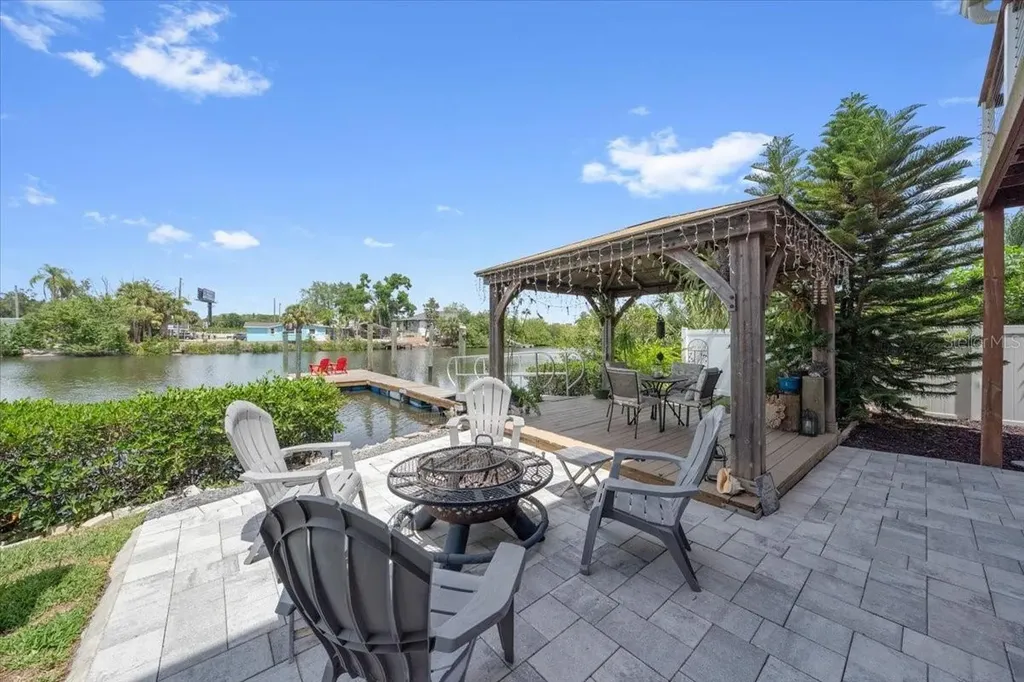 8813 S Lagoon Street Tampa FL 33615