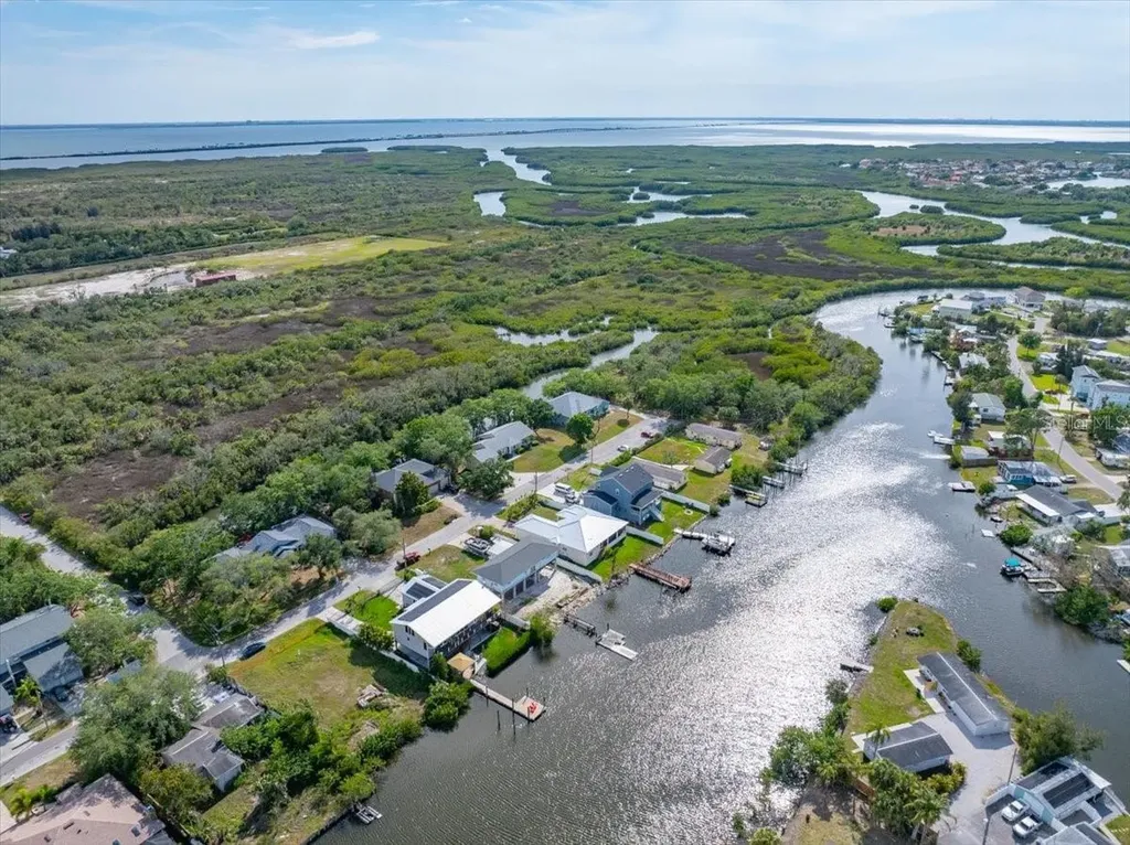 8813 S Lagoon Street Tampa FL 33615