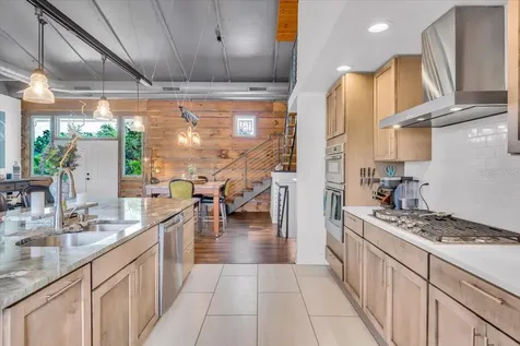 8813 S Lagoon Street Tampa FL 33615