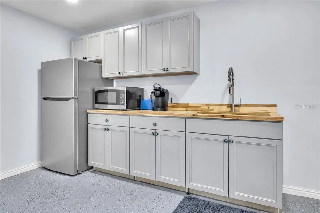 9470 Colony Drive North Fort Myers FL 33917