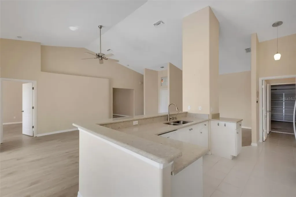 8976 Whitemarsh Avenue Sarasota FL 34238