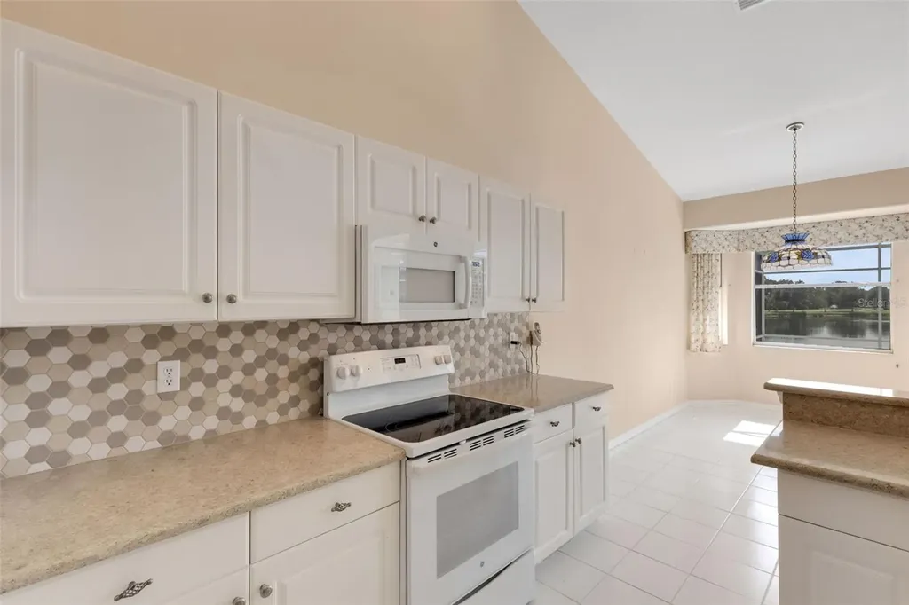 8976 Whitemarsh Avenue Sarasota FL 34238