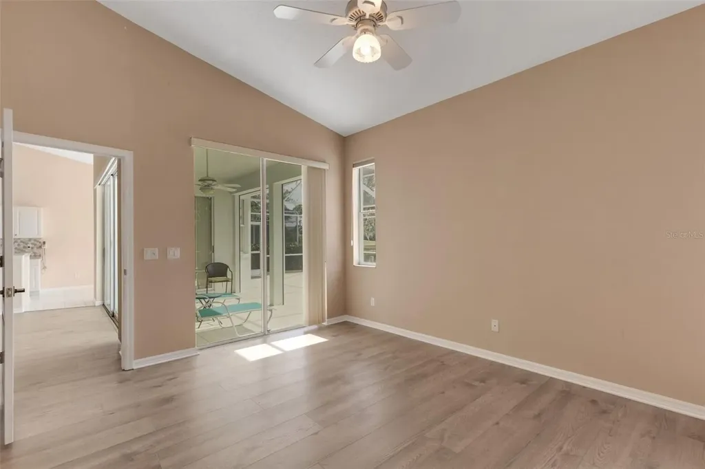 8976 Whitemarsh Avenue Sarasota FL 34238
