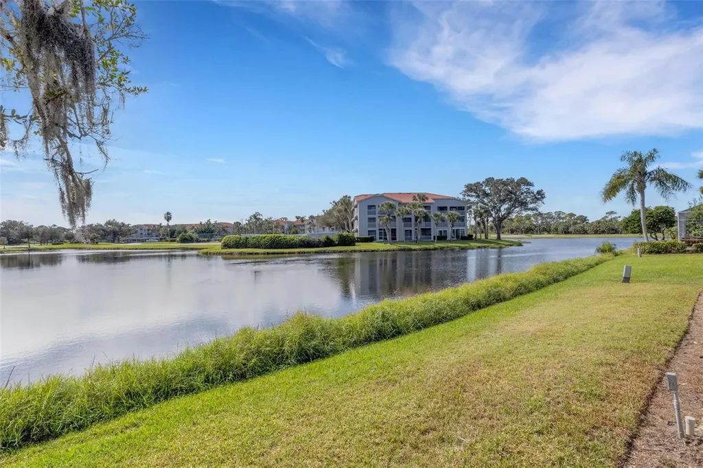 8976 Whitemarsh Avenue Sarasota FL 34238