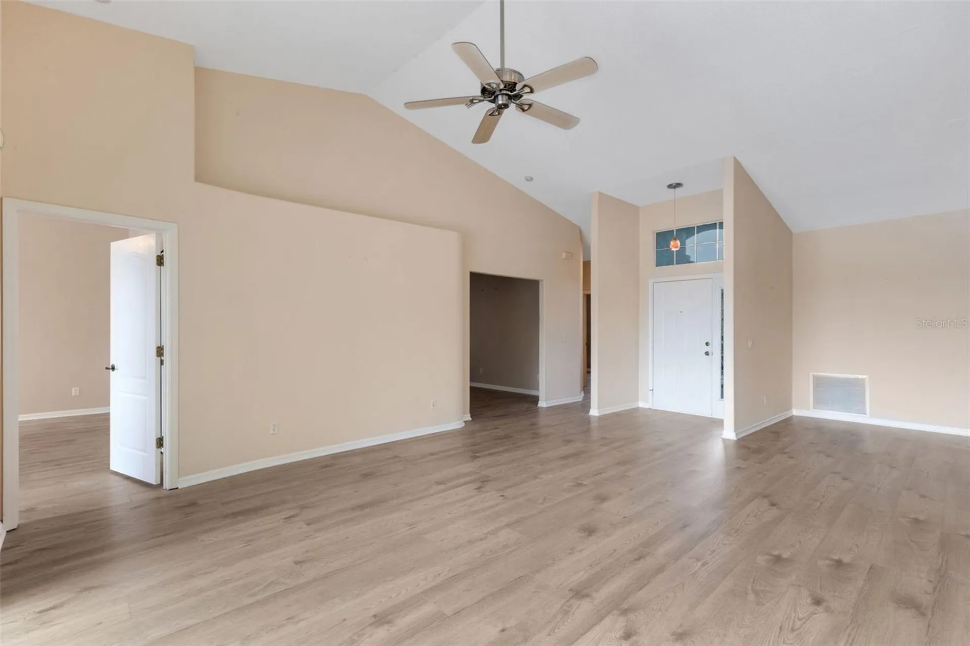 8976 Whitemarsh Avenue Sarasota FL 34238
