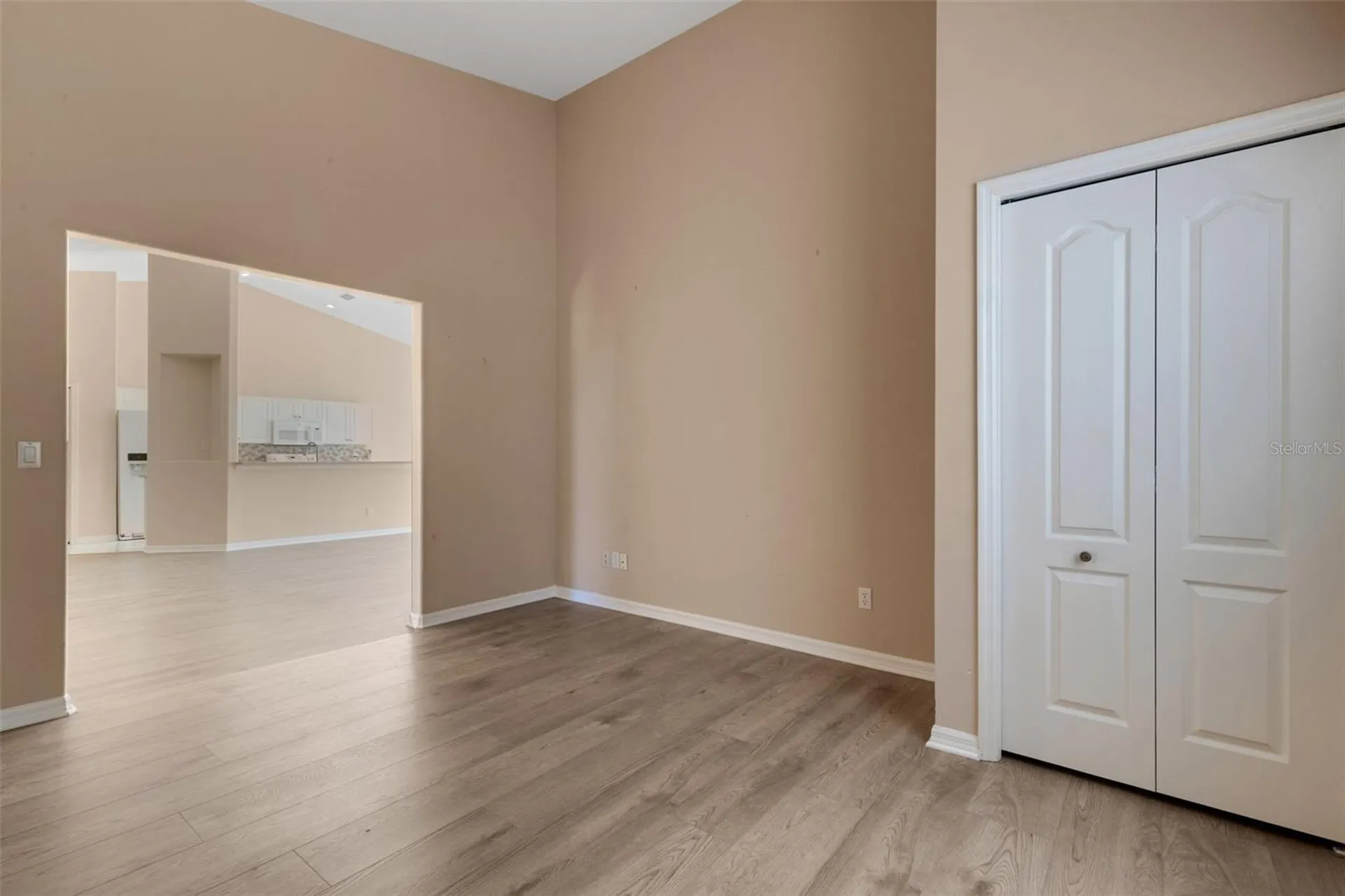8976 Whitemarsh Avenue Sarasota FL 34238