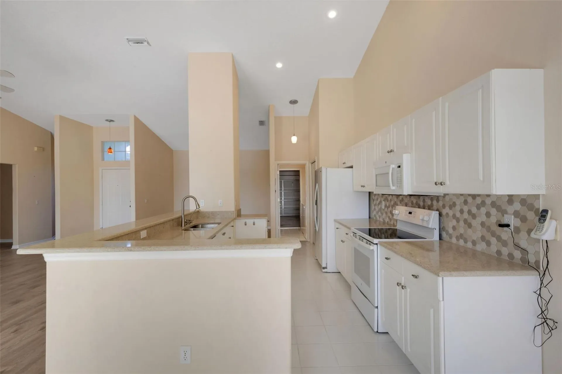 8976 Whitemarsh Avenue Sarasota FL 34238