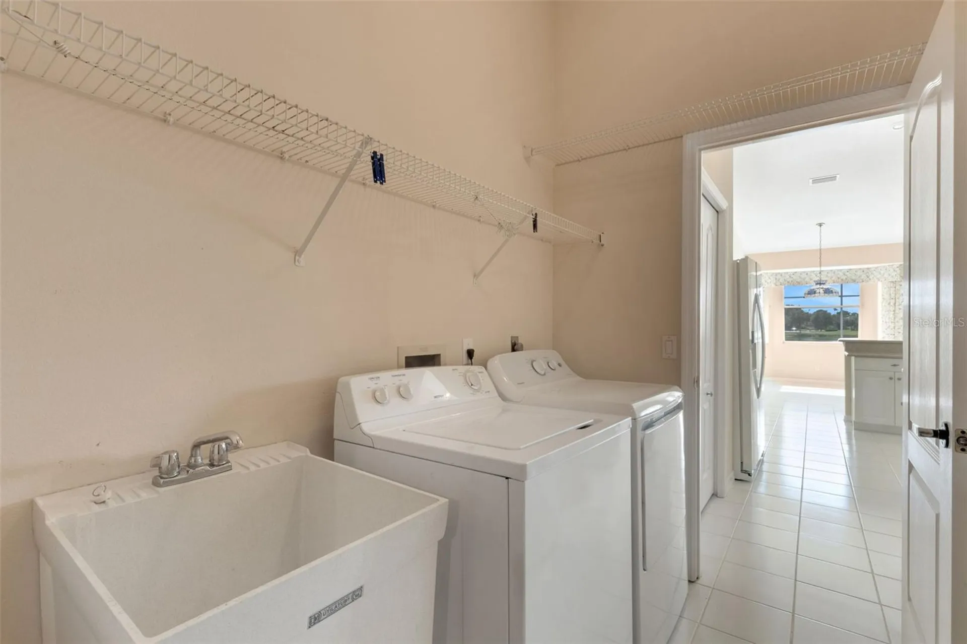 8976 Whitemarsh Avenue Sarasota FL 34238
