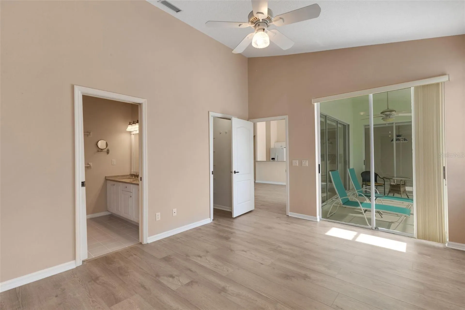 8976 Whitemarsh Avenue Sarasota FL 34238