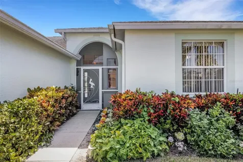8976 Whitemarsh Avenue Sarasota FL 34238