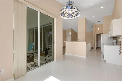 8976 Whitemarsh Avenue Sarasota FL 34238