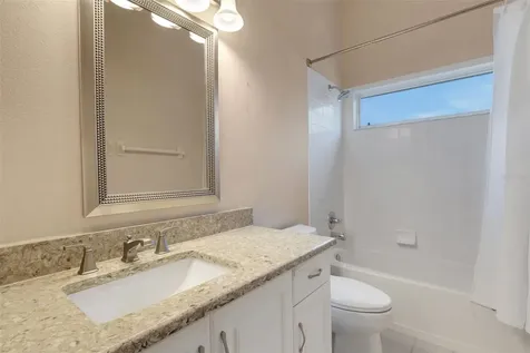 8976 Whitemarsh Avenue Sarasota FL 34238