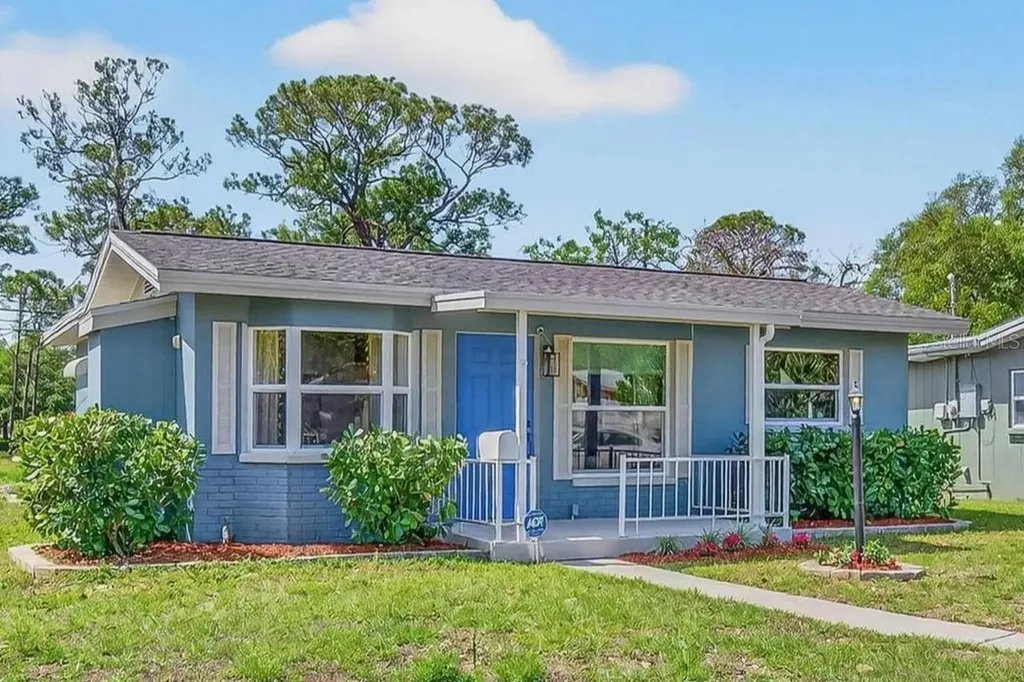 760 71st Avenue N St Petersburg FL 33702