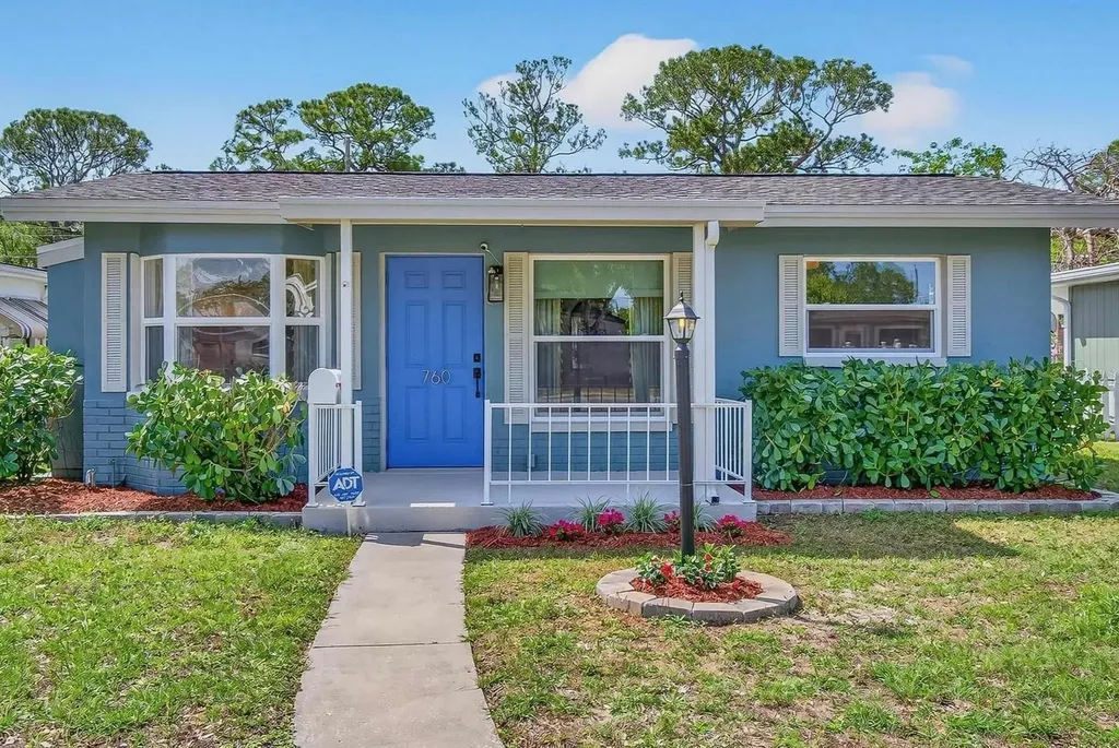 760 71st Avenue N St Petersburg FL 33702