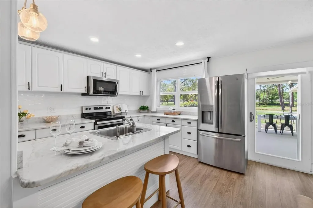 760 71st Avenue N St Petersburg FL 33702
